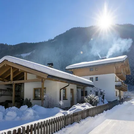 Apartament Johann In With Balcony Wald im Pinzgau
