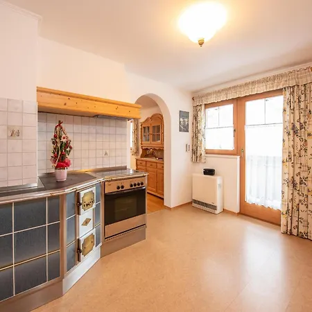 Johann In With Balcony Apartament