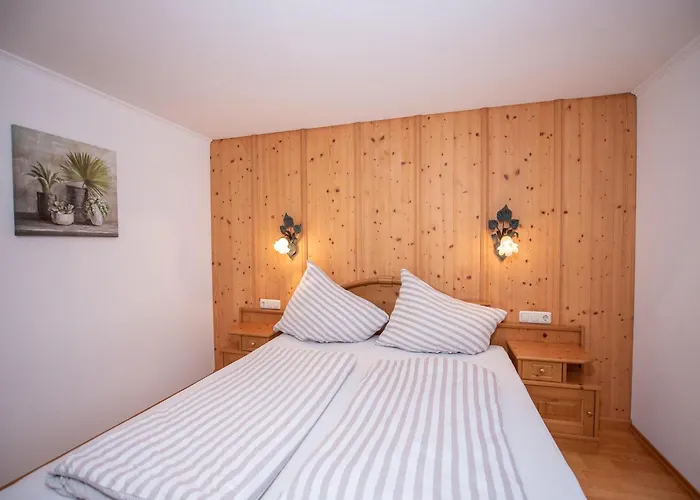 In Wald Near Krimml Waterfalls וואלד אים פינצגאו