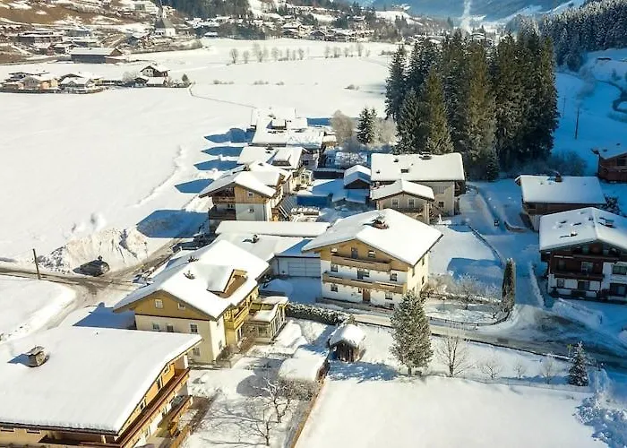 In Wald Near Krimml Waterfalls * וואלד אים פינצגאו